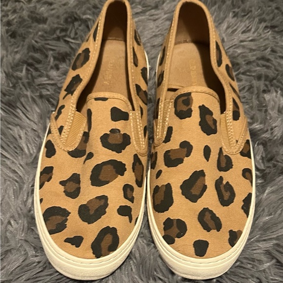 Old Navy Leopard Slid on Sneakers - Picture 2 of 2